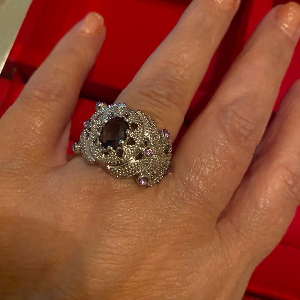Elegant Silver and Purple Gemstone Ring